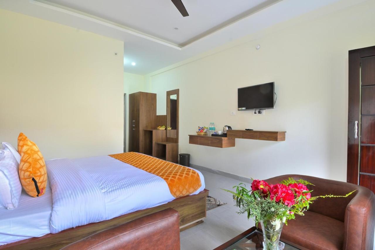 דאנאולטי La Riqueza Dhanolti View # Near To Eco Park & Surkanda Devi Temple # Mountain View Rooms With Balcony # Big Parking # Customer Favourite Hotel מראה חיצוני תמונה