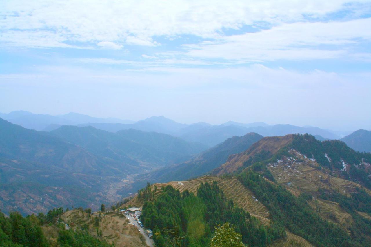 דאנאולטי La Riqueza Dhanolti View # Near To Eco Park & Surkanda Devi Temple # Mountain View Rooms With Balcony # Big Parking # Customer Favourite Hotel מראה חיצוני תמונה