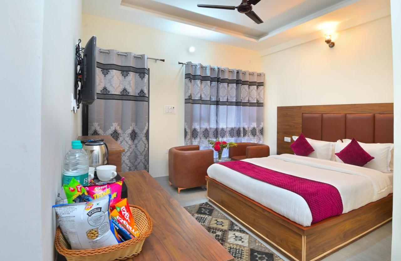 דאנאולטי La Riqueza Dhanolti View # Near To Eco Park & Surkanda Devi Temple # Mountain View Rooms With Balcony # Big Parking # Customer Favourite Hotel מראה חיצוני תמונה