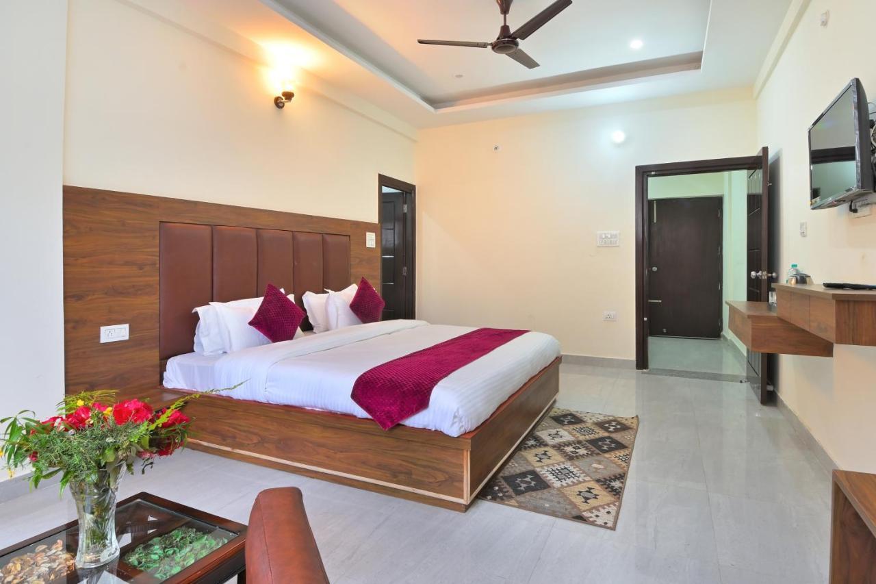 דאנאולטי La Riqueza Dhanolti View # Near To Eco Park & Surkanda Devi Temple # Mountain View Rooms With Balcony # Big Parking # Customer Favourite Hotel מראה חיצוני תמונה